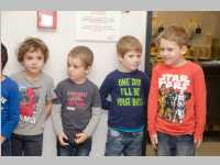 Kindergarten feiert Weihnachten im Pflegeheim Neufeld, 19.12.2014