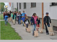 Osterratschen in Neufeld, 19.04.2014