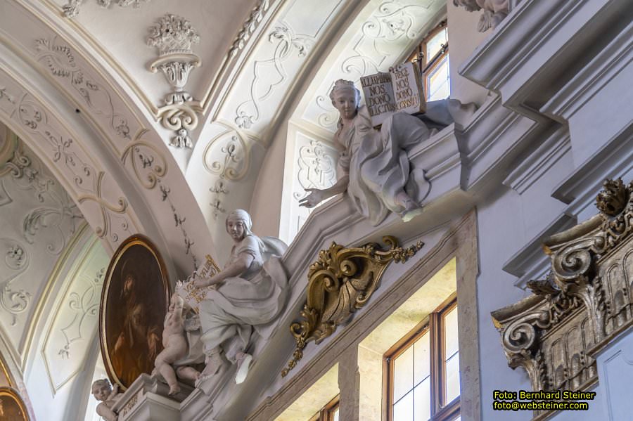 Stift D�rnstein an der Wachaubahn, Juni 2023