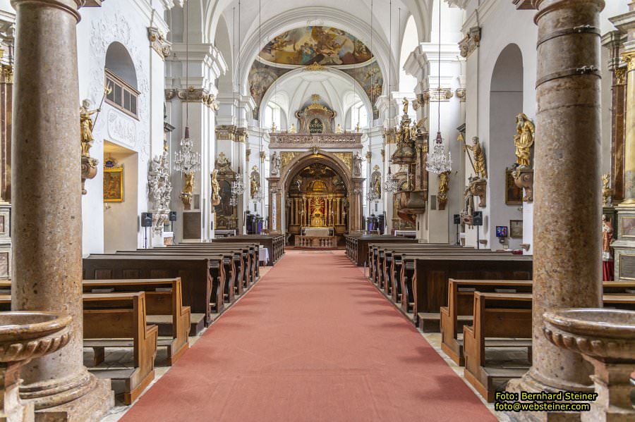 Wallfahrtskirche Maria Lanzendorf mit Kalvarienberg, April 2026