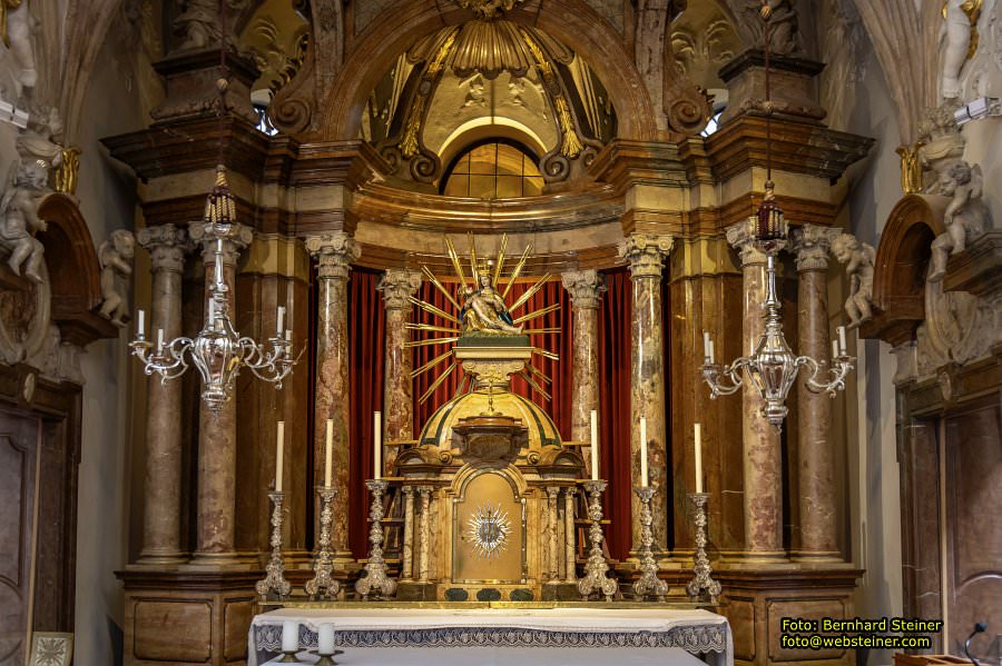 Wallfahrtskirche Maria Lanzendorf mit Kalvarienberg, April 2026
