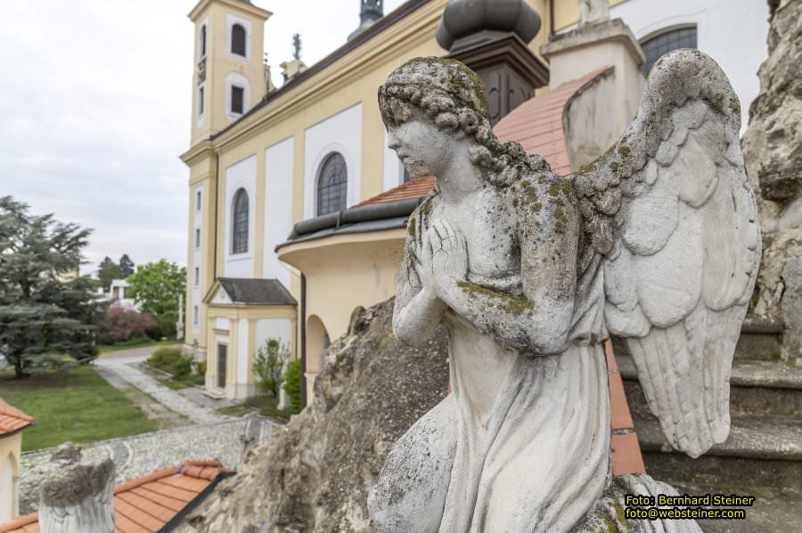 Wallfahrtskirche Maria Lanzendorf mit Kalvarienberg, April 2026
