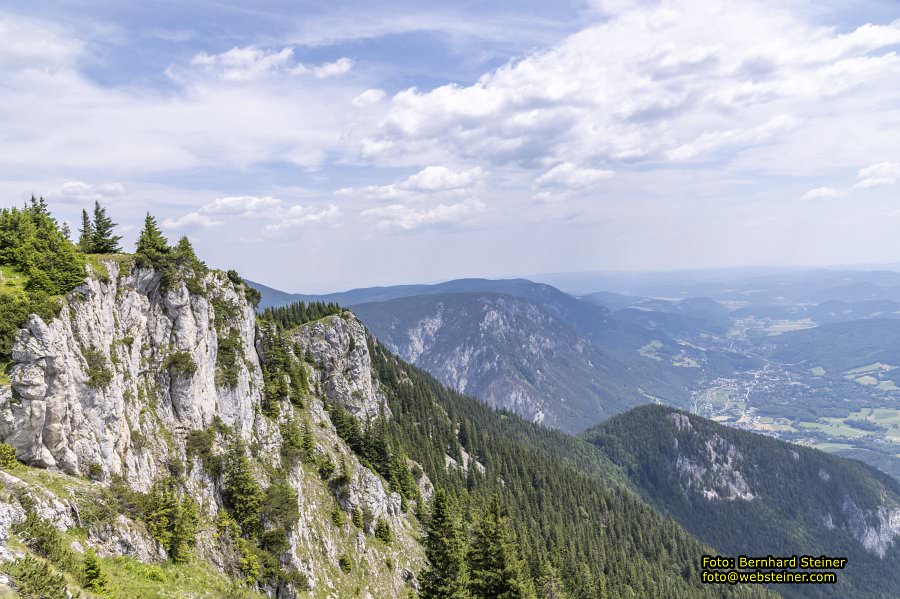Raxalpe mit Rax-Seilbahn, Juli 2023