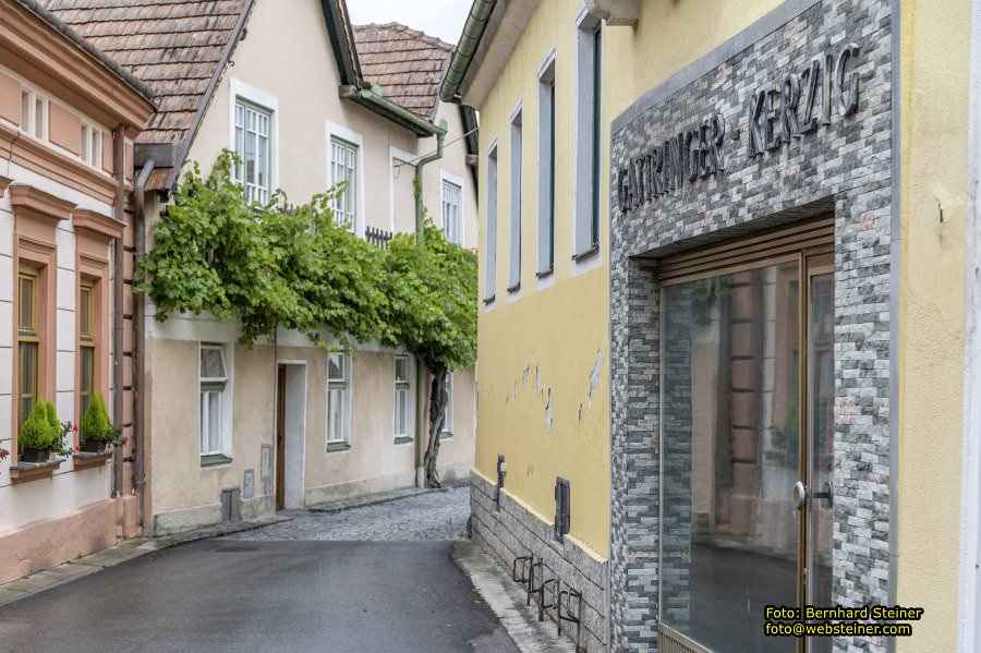 Pfarrkirche und Schloss Traismauer, August 2023